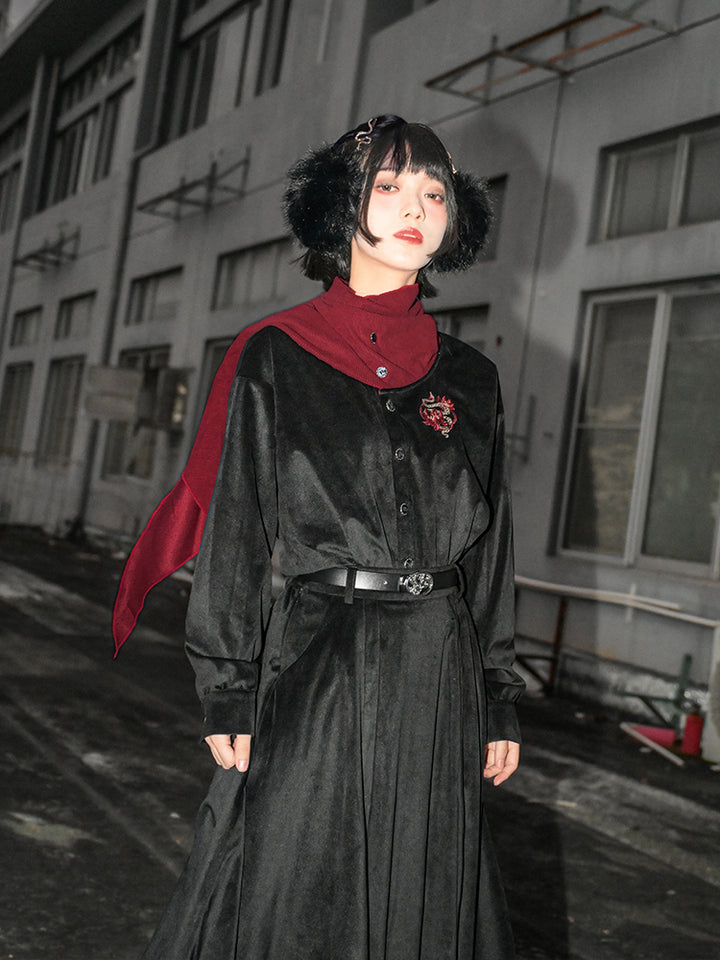 Chinese-style Black Shirt with Gathered Collar Design