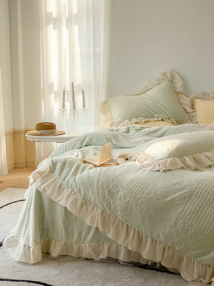 Romantic French Princess Thickened Milk Velvet Lace Edged Bedding Set