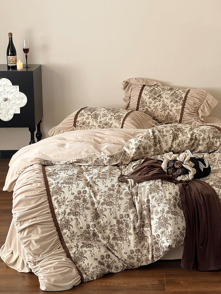 French Vintage Floral Print Winter Ruffled Duvet Cover