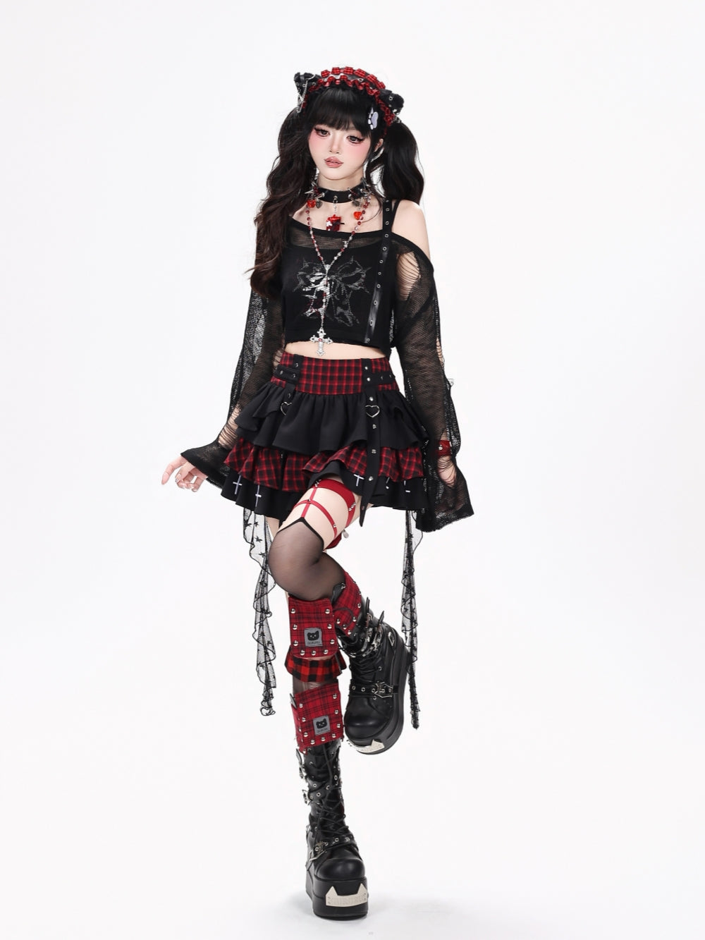 Gothic Bow Graphic Cropped Tank Top