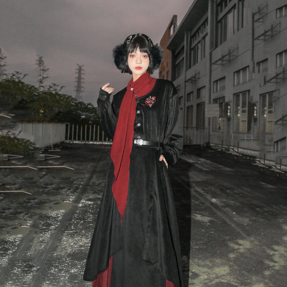 Chinese-style Black Shirt with Gathered Collar Design