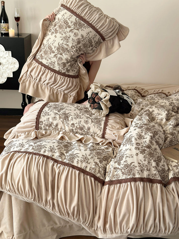 French Vintage Floral Print Winter Ruffled Duvet Cover