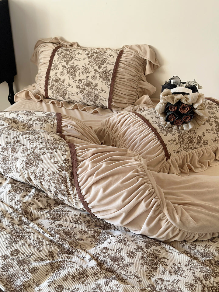 French Vintage Floral Print Winter Ruffled Duvet Cover