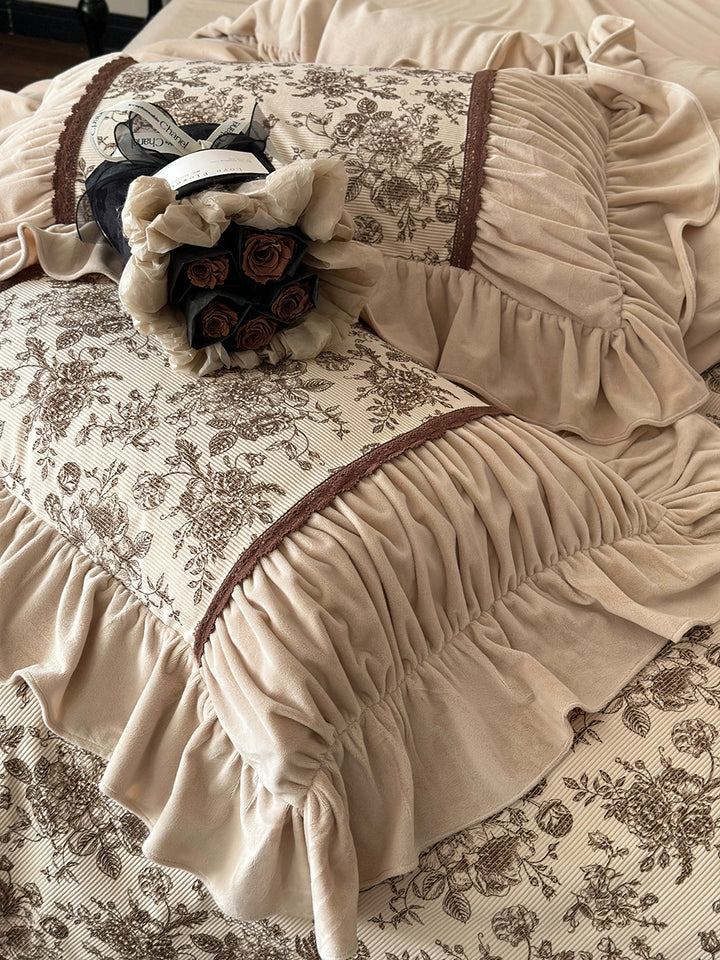 French Vintage Floral Print Winter Ruffled Duvet Cover