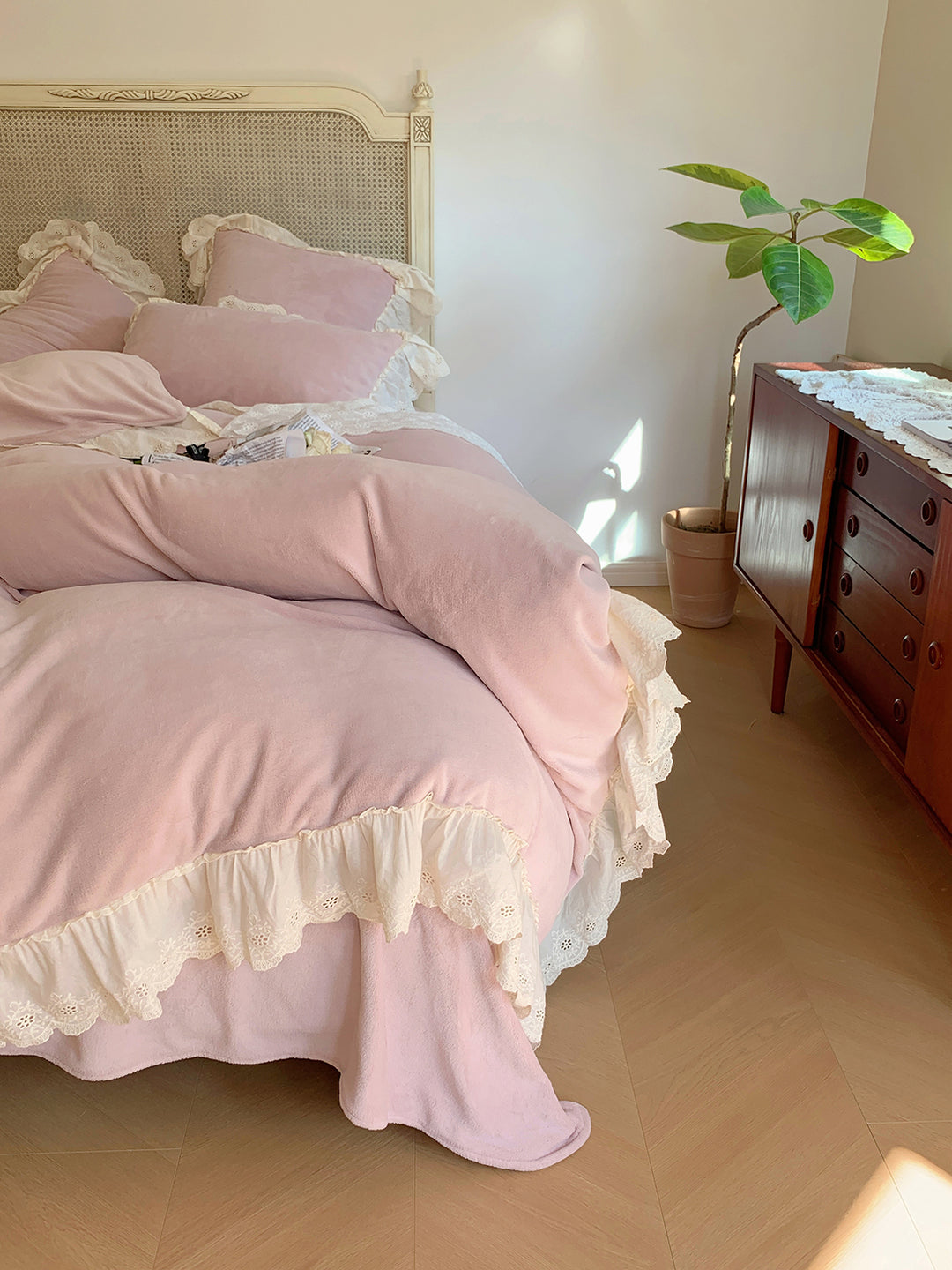 Romantic French Princess Style Winter Milk Velvet Bedding Set