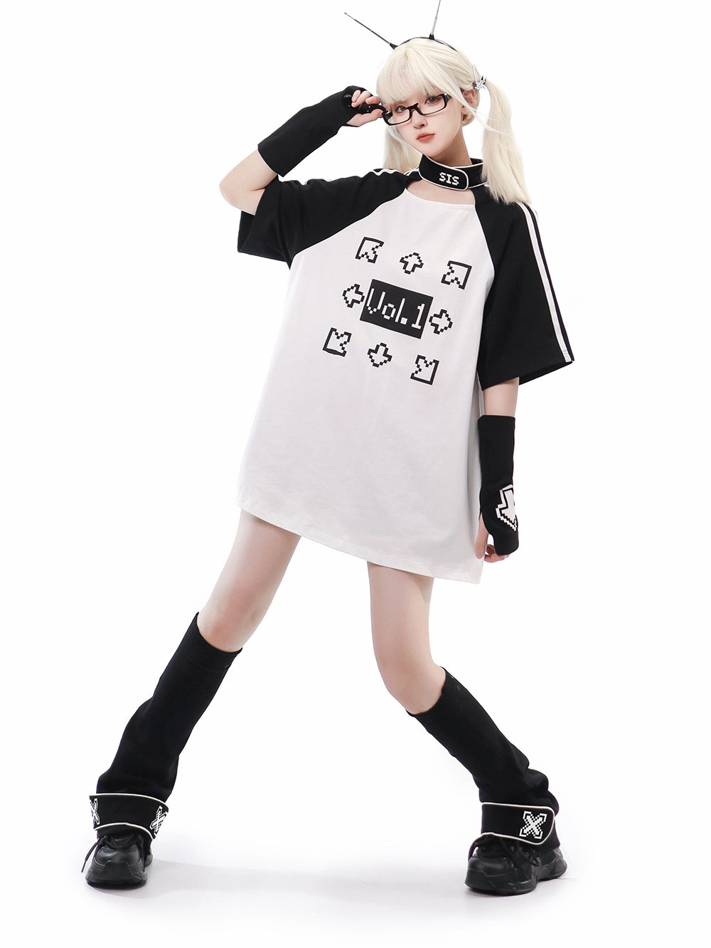 Pixel Arrow T Shirt Shorts