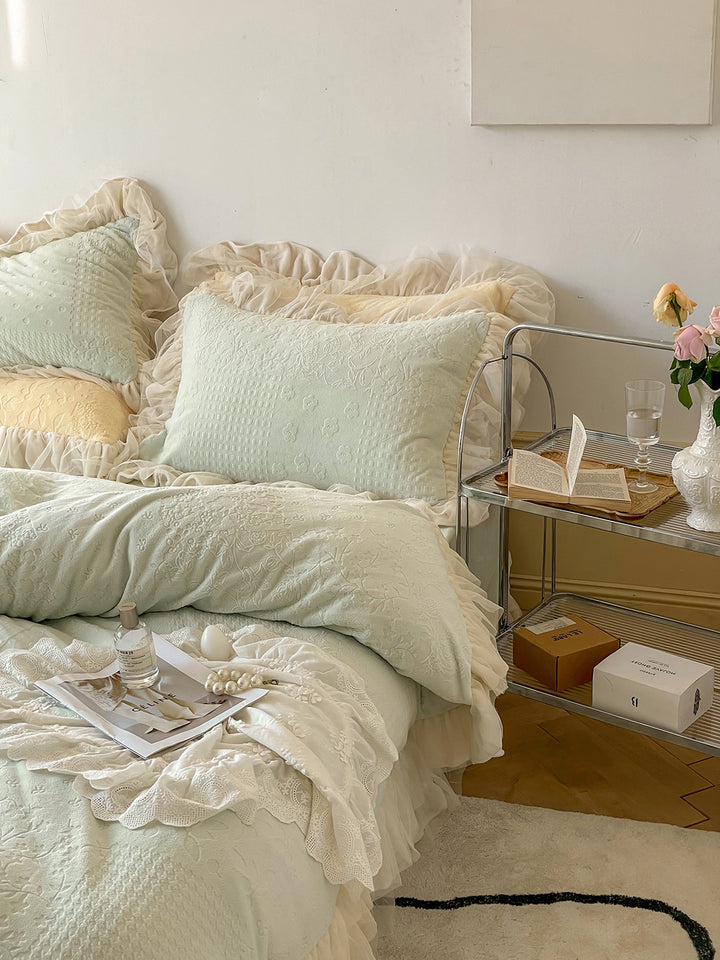 Romantic French Princess Thickened Milk Velvet Lace Edged Bedding Set