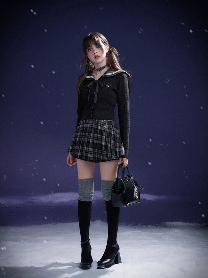 Black Plaid Heart Charm Pleated Skort