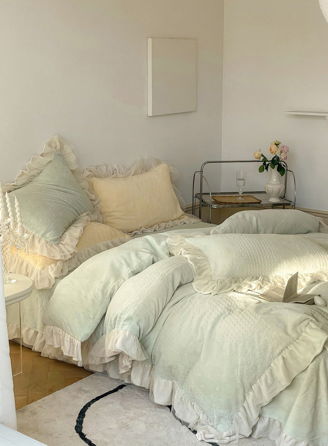 Romantic French Princess Thickened Milk Velvet Lace Edged Bedding Set