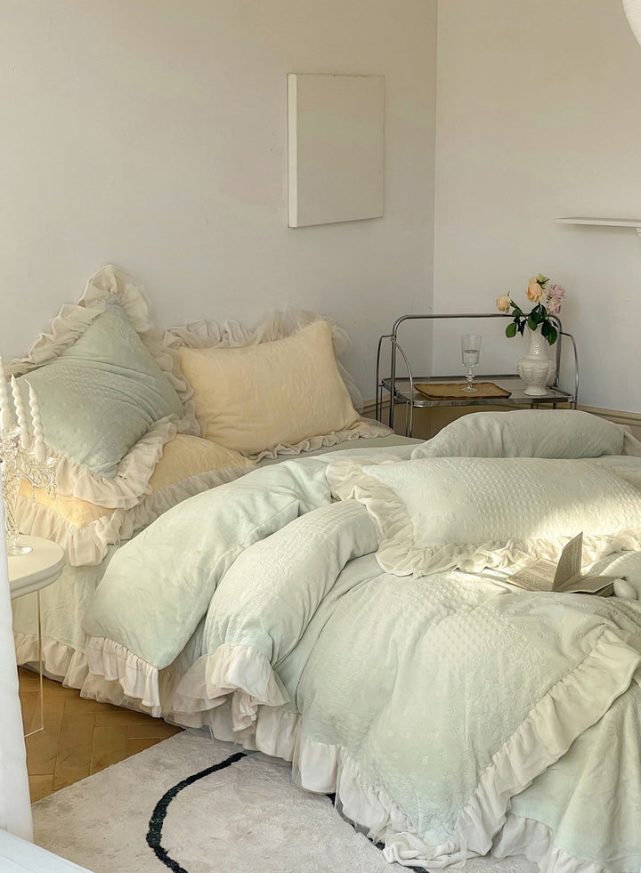 Romantic French Princess Thickened Milk Velvet Lace Edged Bedding Set