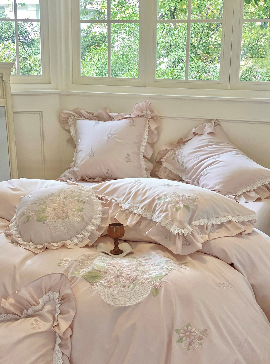 Rose Embroidery Lace Cotton Bedding Set