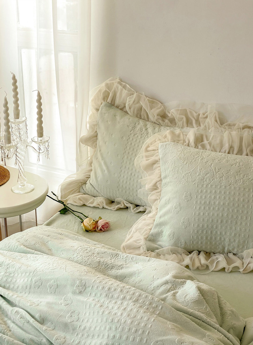 Romantic French Princess Thickened Milk Velvet Lace Edged Bedding Set