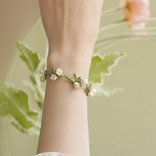 Lily Flower Pearl Bracelet