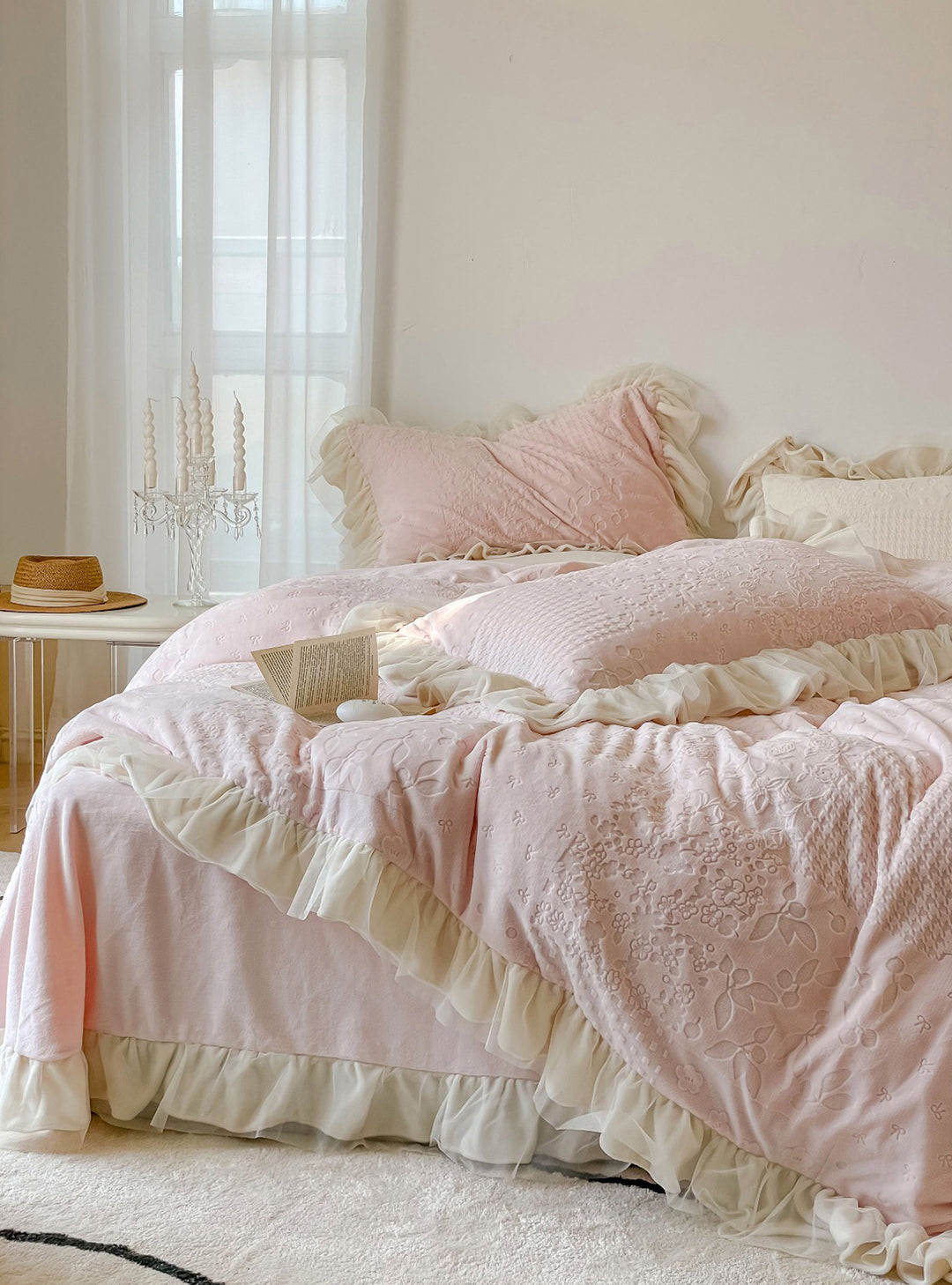 Romantic French Princess Thickened Milk Velvet Lace Edged Bedding Set