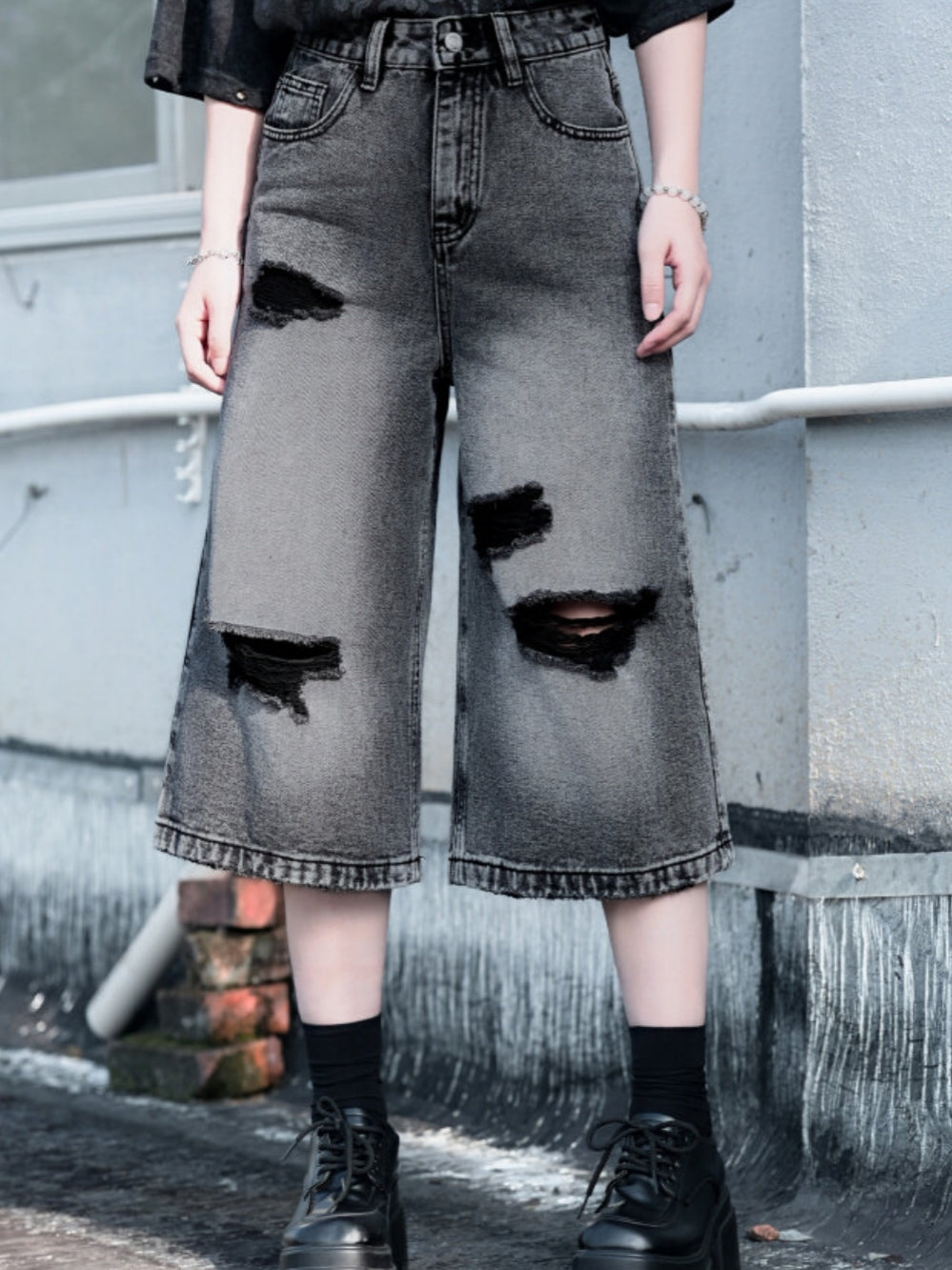 Distressed Wide Leg Denim Shorts