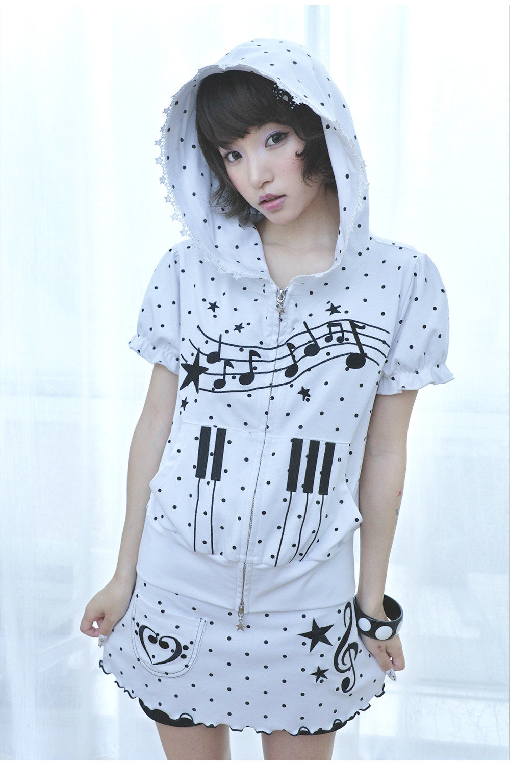Music Note Polka Dot Short Sleeve Zip Hoodie