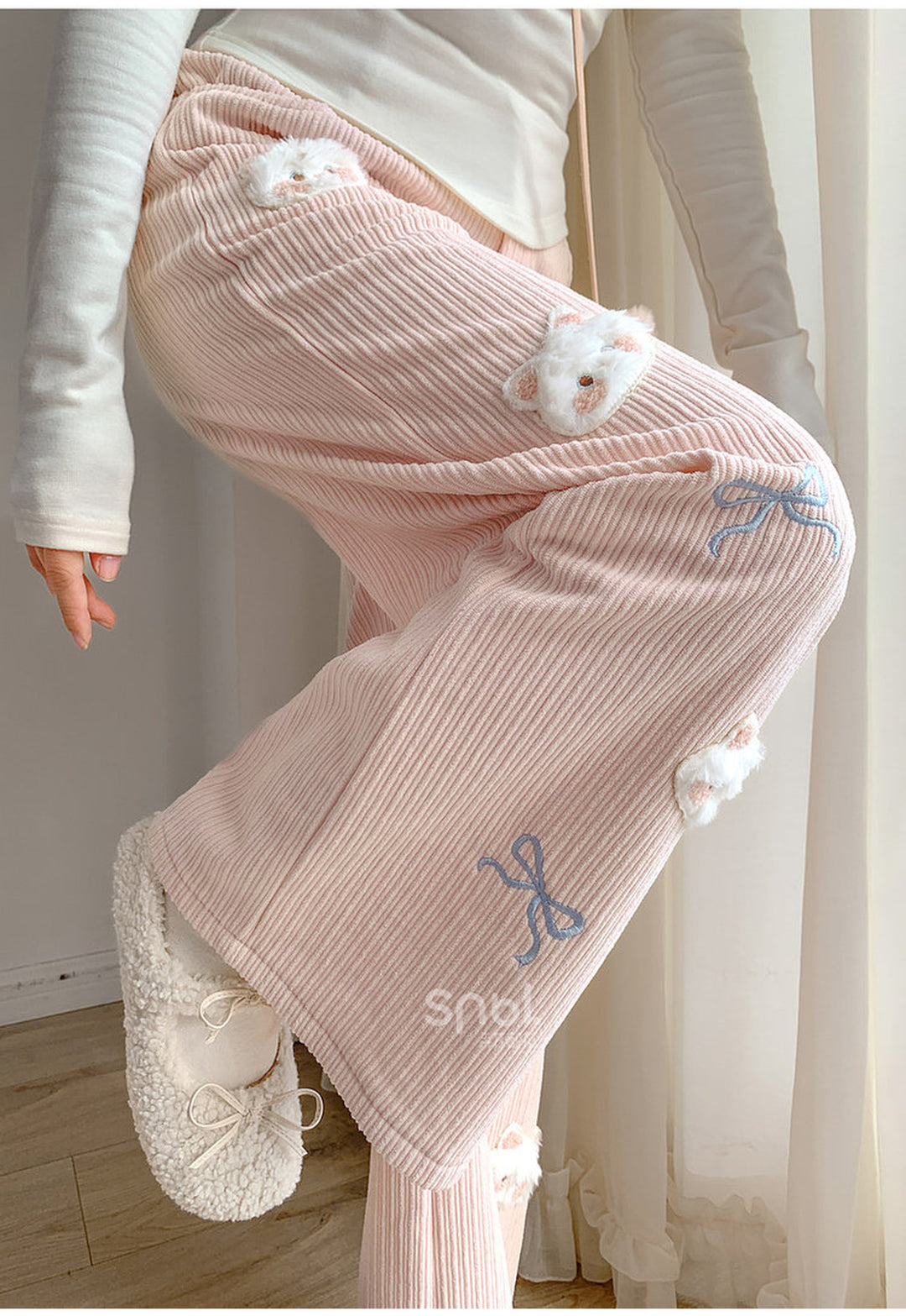 Plush Cat and Bow Ribbed Pants