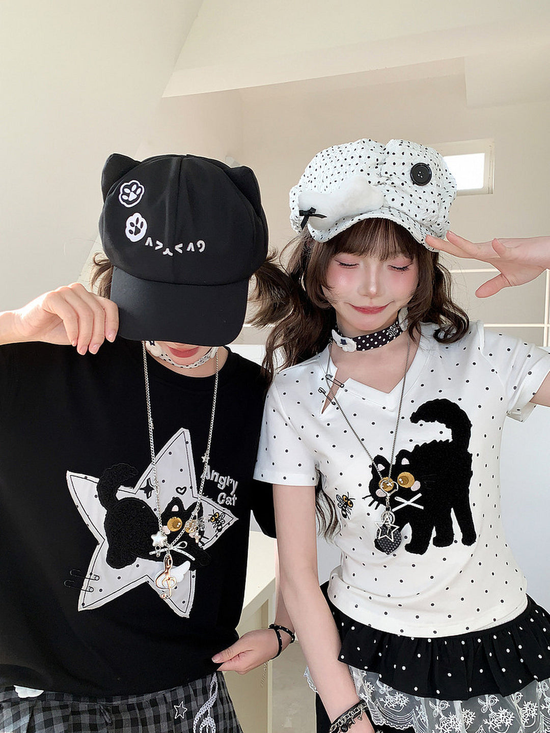 Cat-and-Bee Appliqué V-Neck T-Shirt