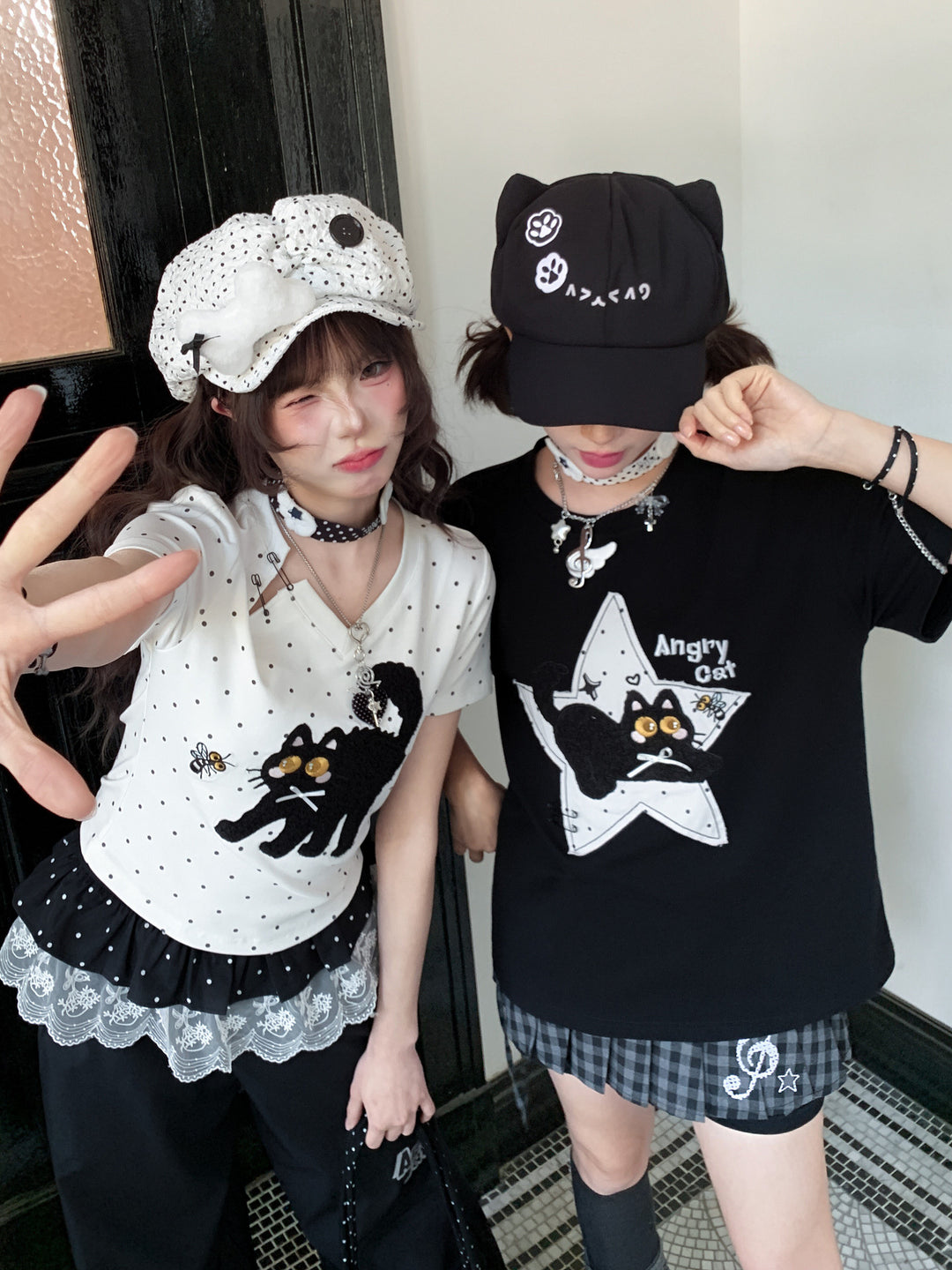 Cat-and-Bee Appliqué V-Neck T-Shirt