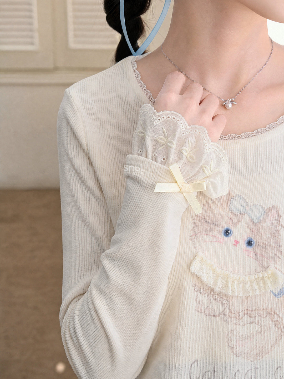 Cat Graphic Lace Ruffle T-Shirt