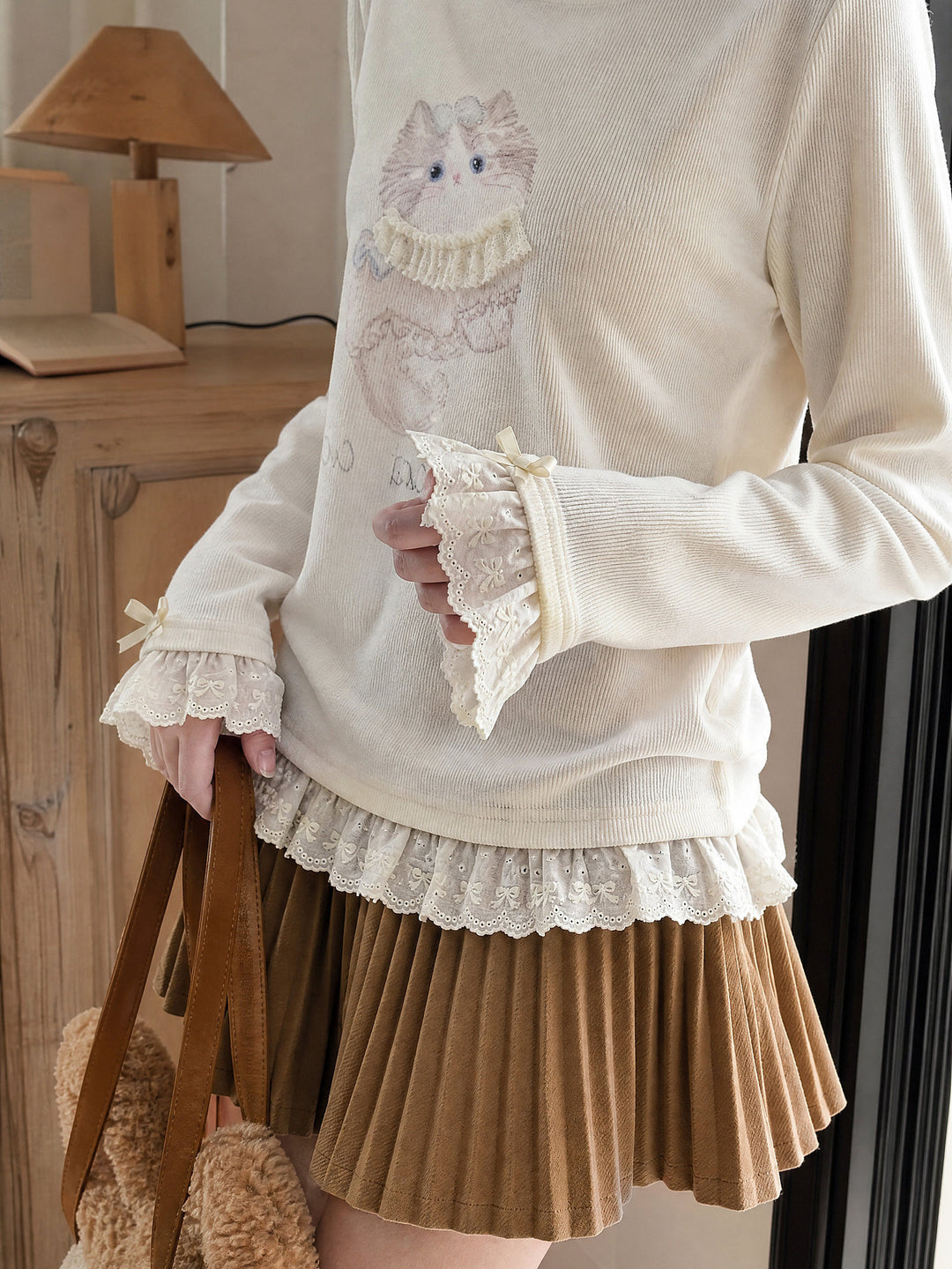 Cat Graphic Lace Ruffle T-Shirt