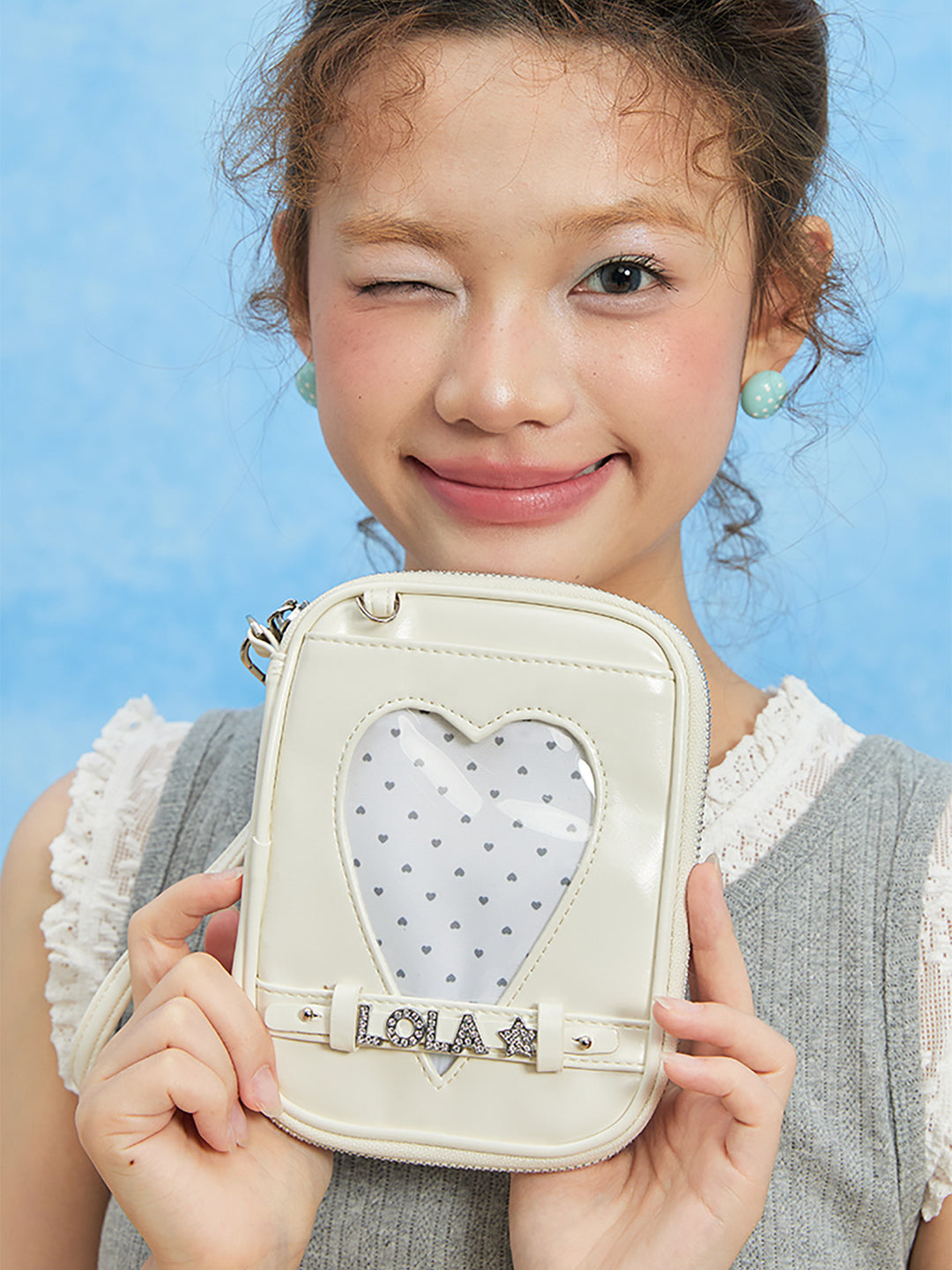 Heart Window Wristlet Card Organizer