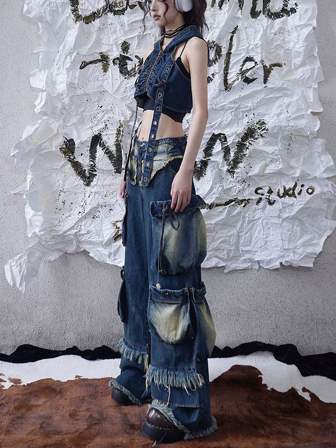 Distressed Cargo Wide Leg Jeans