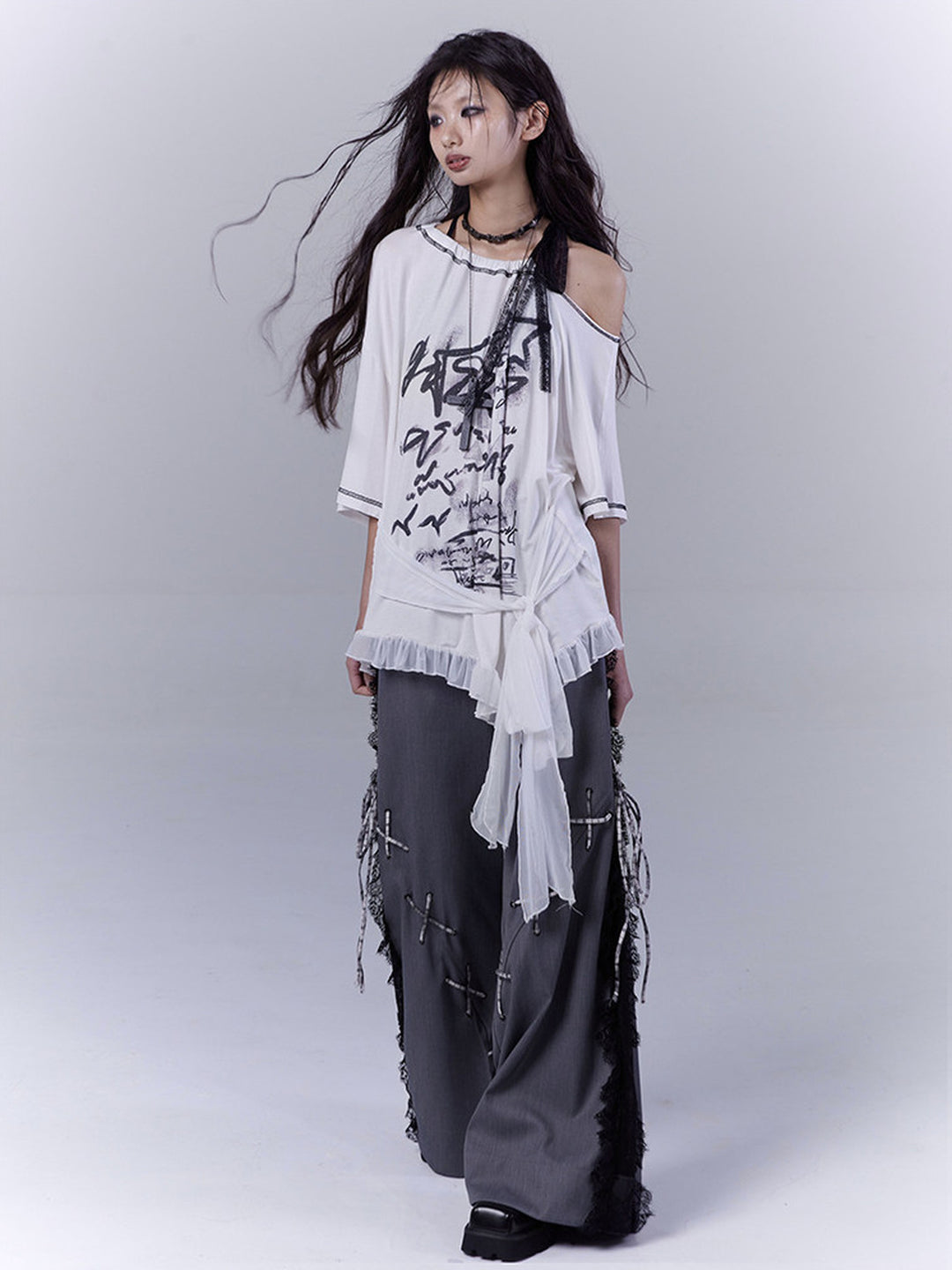 Gothic Ruffle Hem Graphic T-Shirt