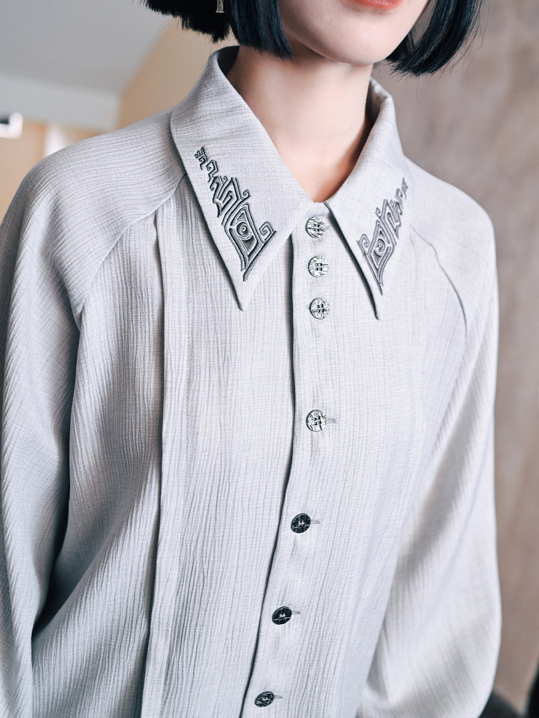 White Embroidered Collar Lantern Sleeve Shirt
