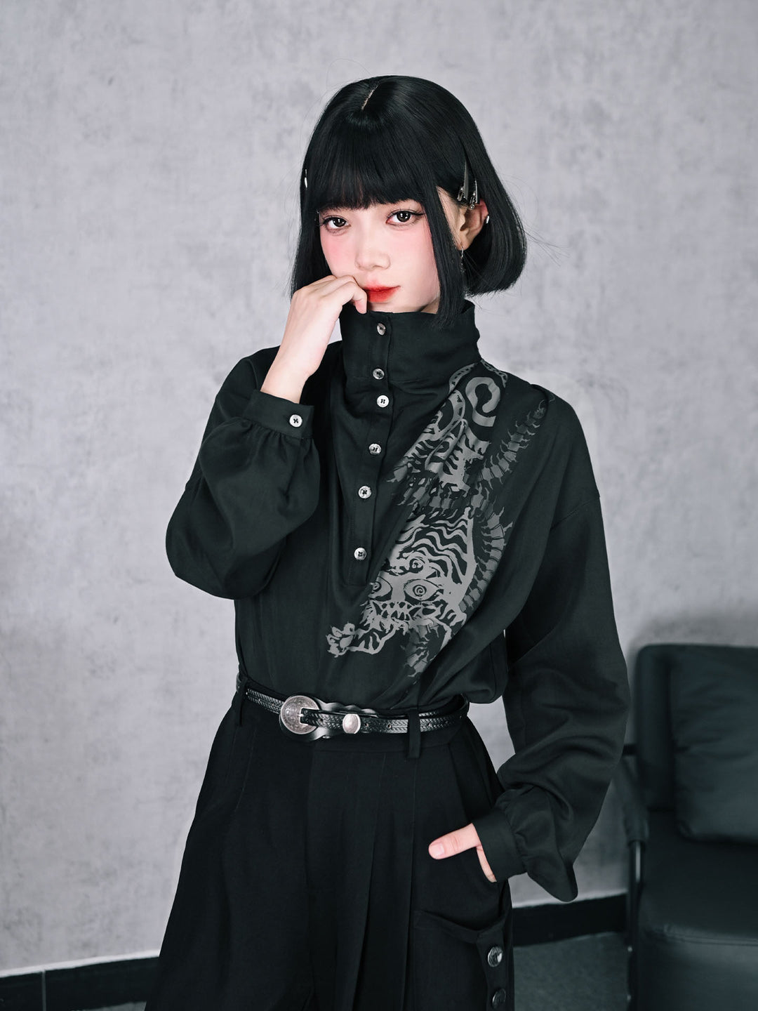 Black Five Poisons Graphic High-Neck Shirt