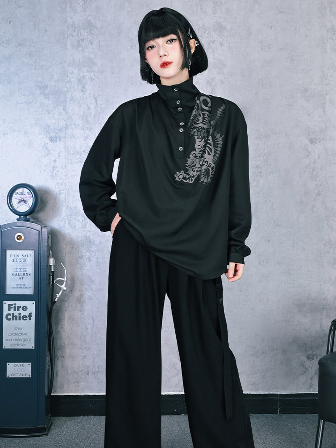 Black Five Poisons Graphic High-Neck Shirt