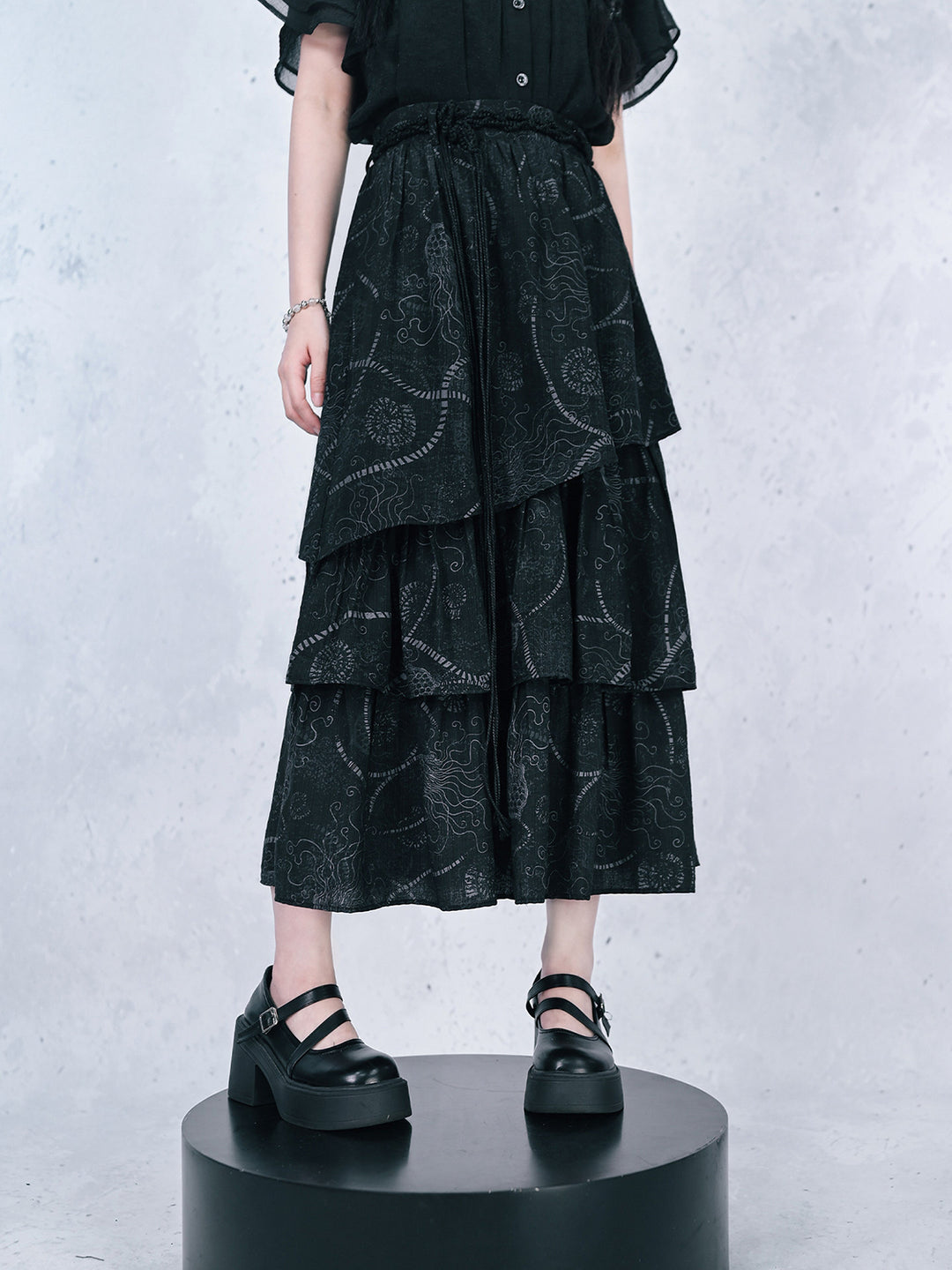 Asymmetric Tiered Sea Lily Print Maxi Skirt