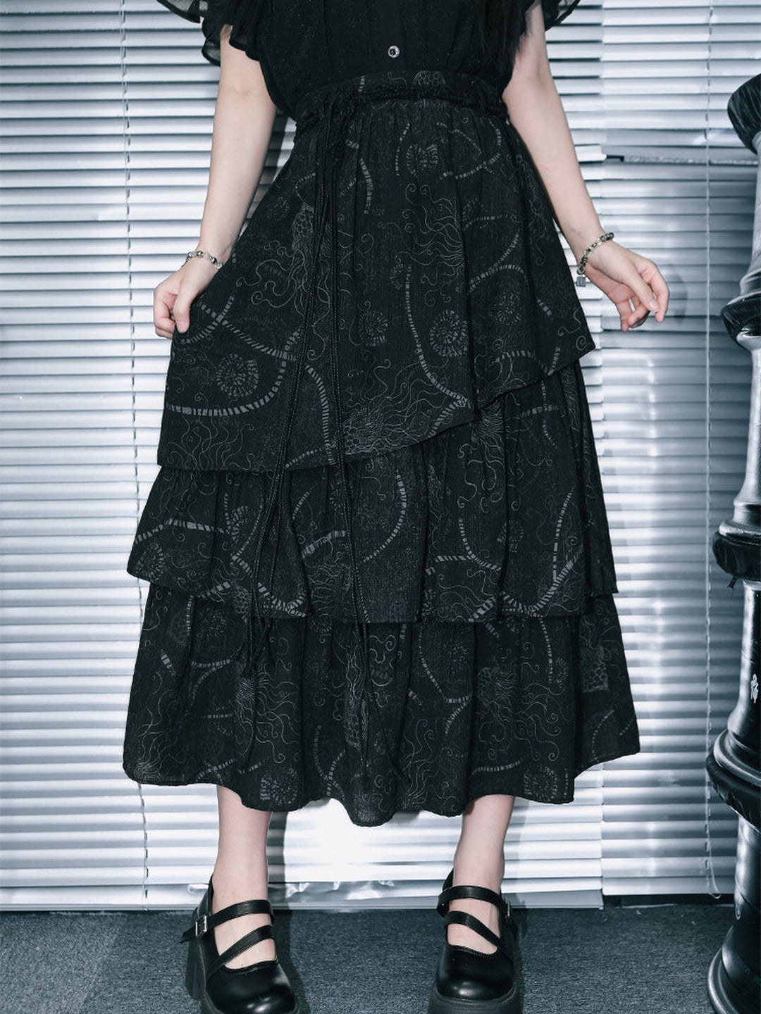 Asymmetric Tiered Sea Lily Print Maxi Skirt