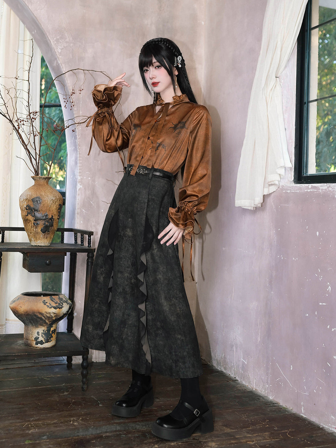 Chinese-Inspired Datura Print Balloon Sleeve Shirt