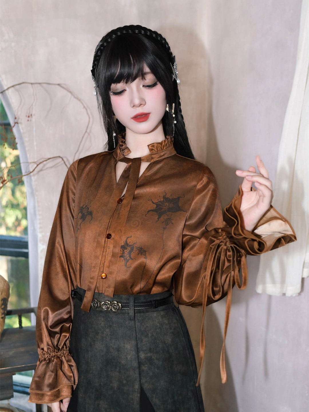 Chinese-Inspired Datura Print Balloon Sleeve Shirt