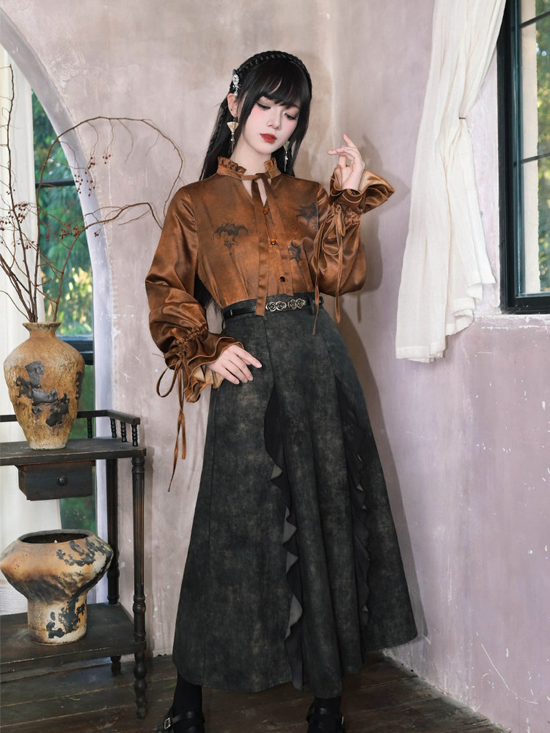 Chinese-Inspired Datura Print Balloon Sleeve Shirt