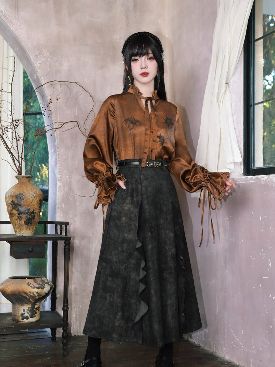 Chinese-Inspired Datura Print Balloon Sleeve Shirt