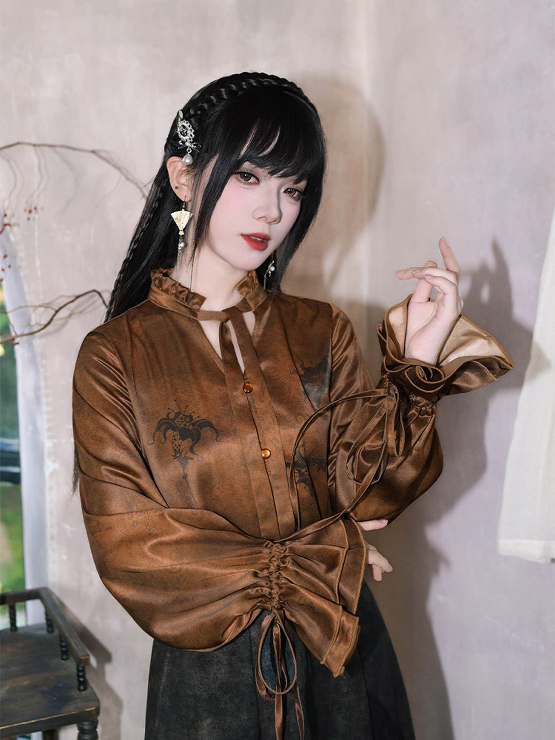 Chinese-Inspired Datura Print Balloon Sleeve Shirt