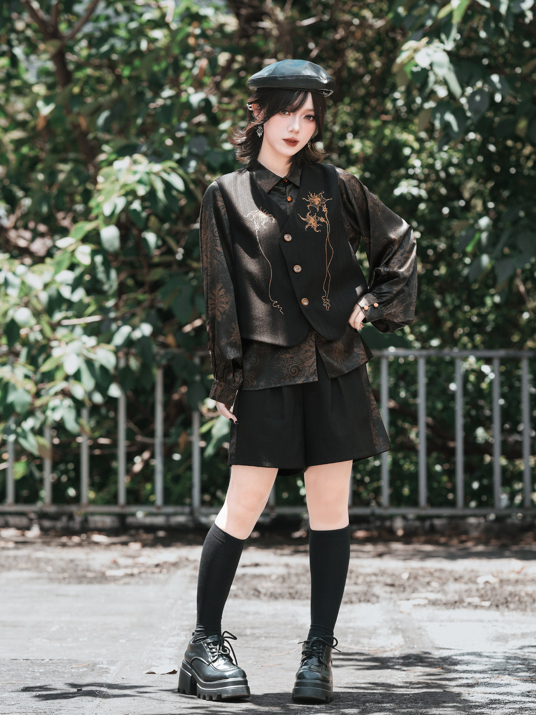 Black Mandala Print Panel Pleated Shorts