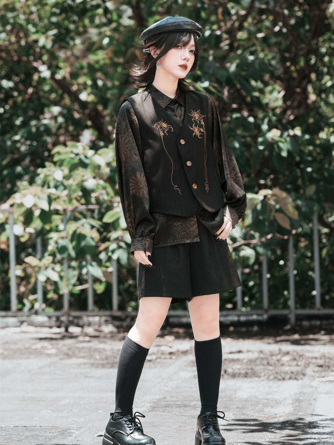 Black Mandala Print Panel Pleated Shorts