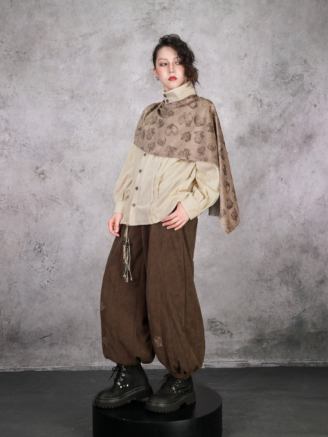 Brown Leaf Print Corduroy Balloon Pants