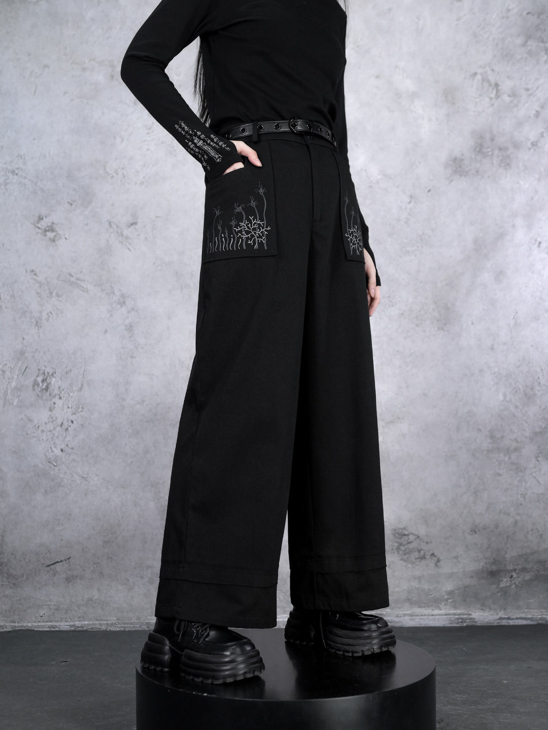 Black Whale Fall Graphic Pocket Wide-Leg Pants