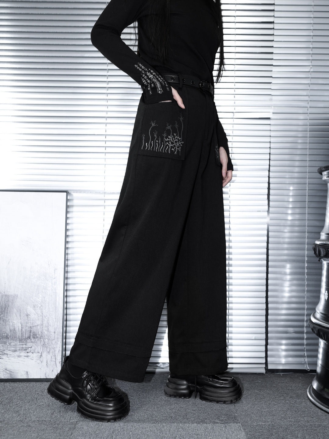 Black Whale Fall Graphic Pocket Wide-Leg Pants