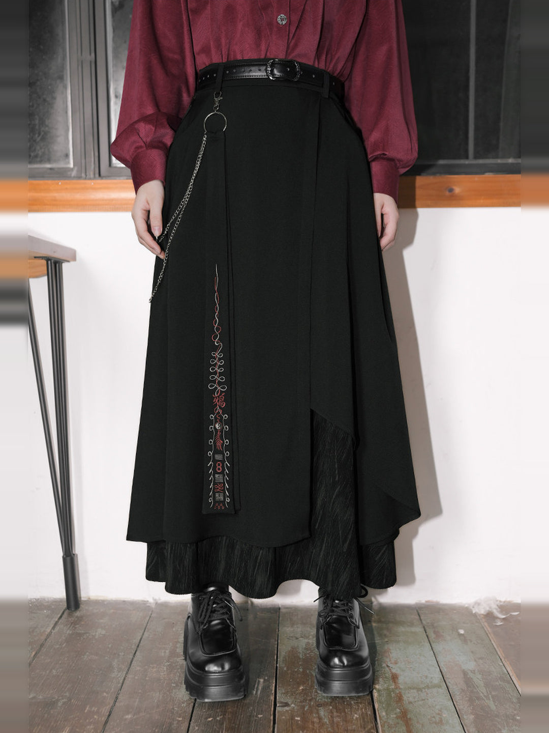 Black Layered Asymmetric Chain-Detail A-Line Maxi Skirt