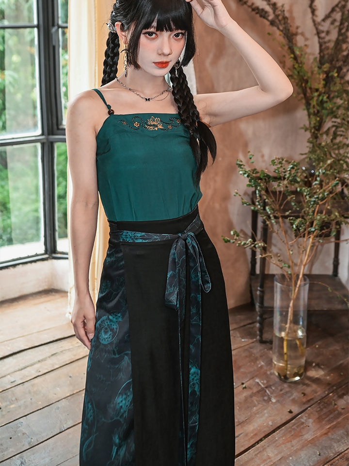 Snake Pattern Embroidered Tube Top / Cardigan / Skirt