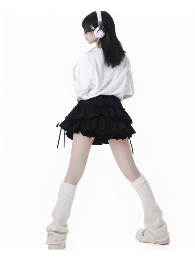 Anime Girl Graphic T-shirt / Ruffle Skirt