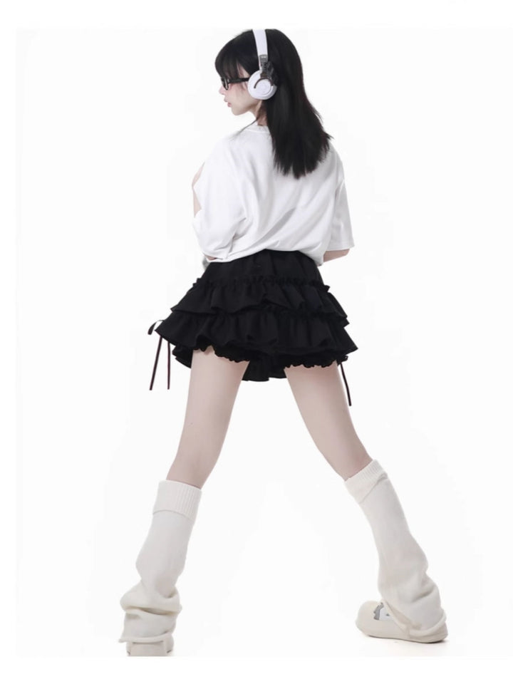 Anime Girl Graphic T-shirt / Ruffle Skirt