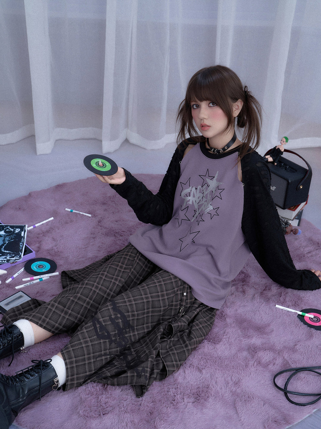 Distressed Star Graphic Raglan Sleeve Top