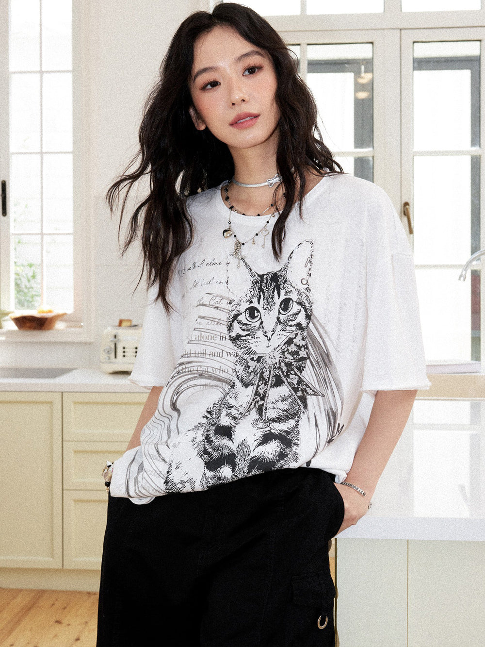 Vintage Cat Graphic T-Shirt
