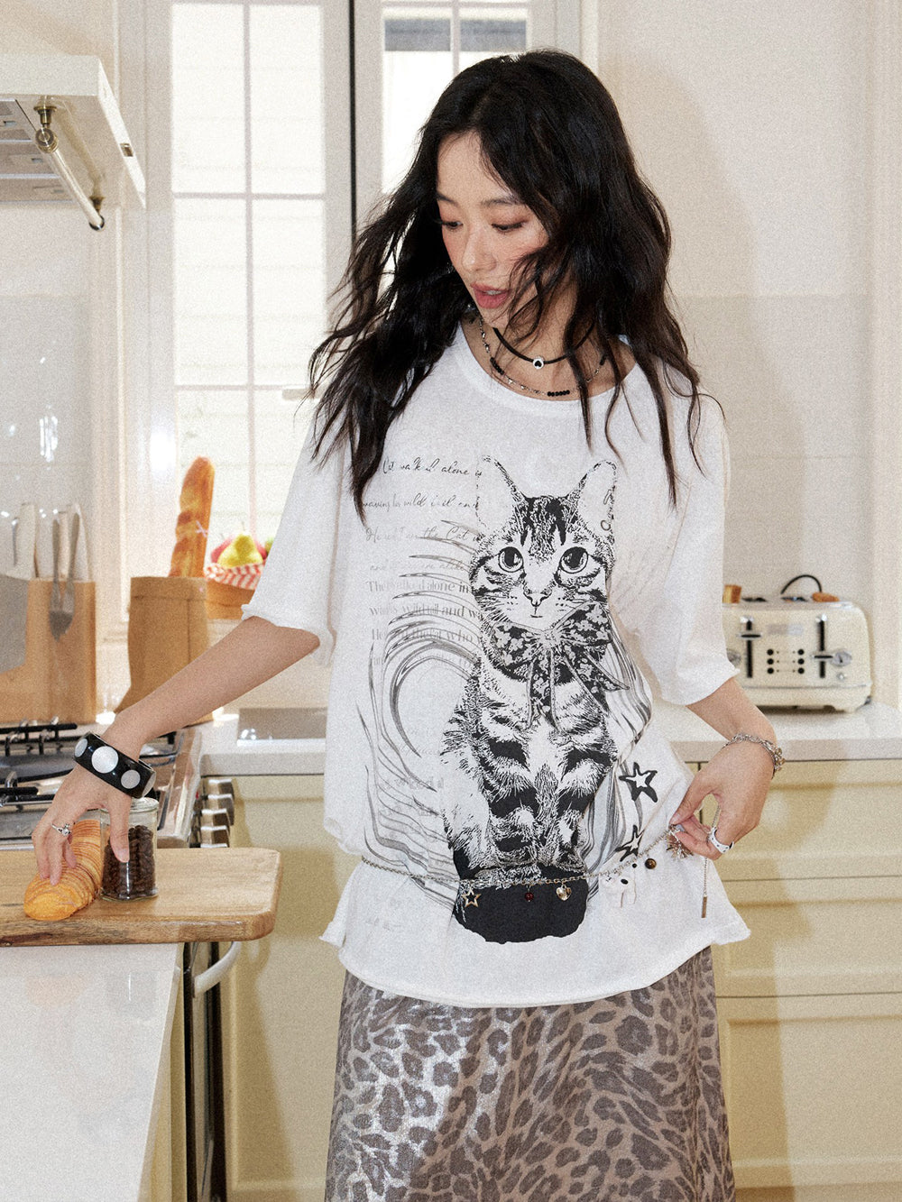Vintage Cat Graphic T-Shirt